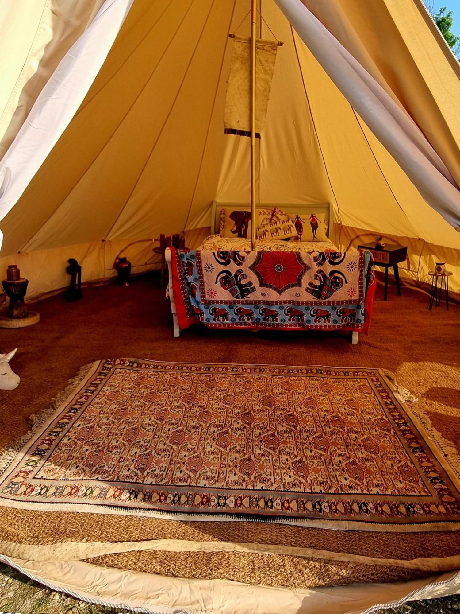 Secret Garden Glamping African Themed Tent Newark upon Trent Kültér fotó